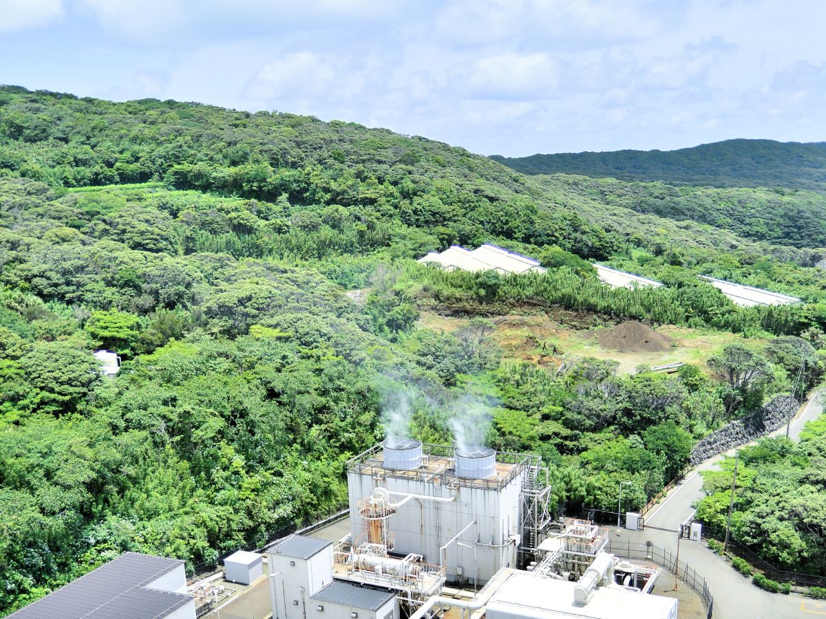 八丈島地熱発電所の風景