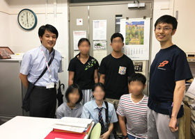 高校生対象研究室見学の様子