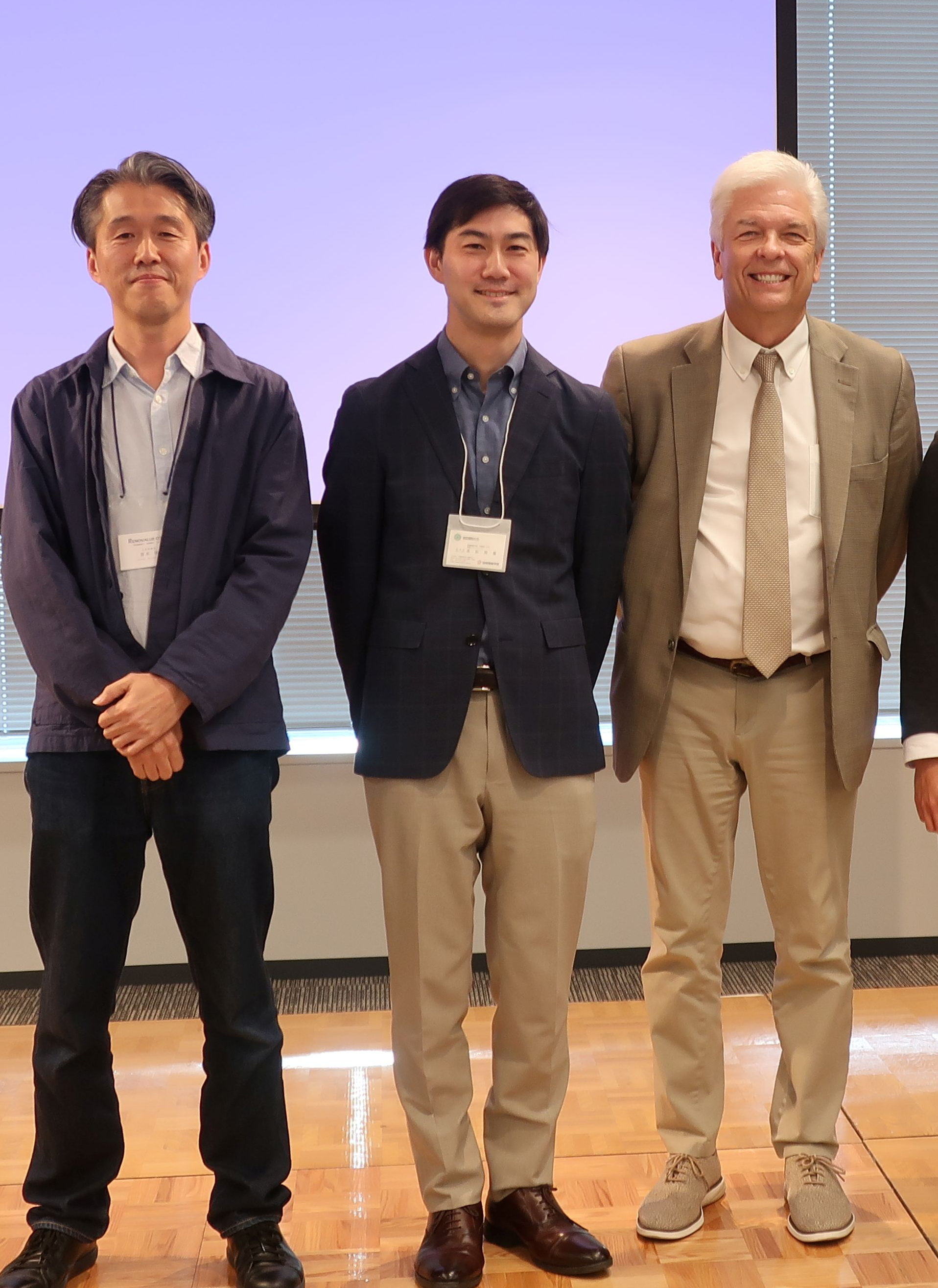 Research Studio GET Program 2026 UCSDコース採択チームの写真（UCSDのDennis先生と）