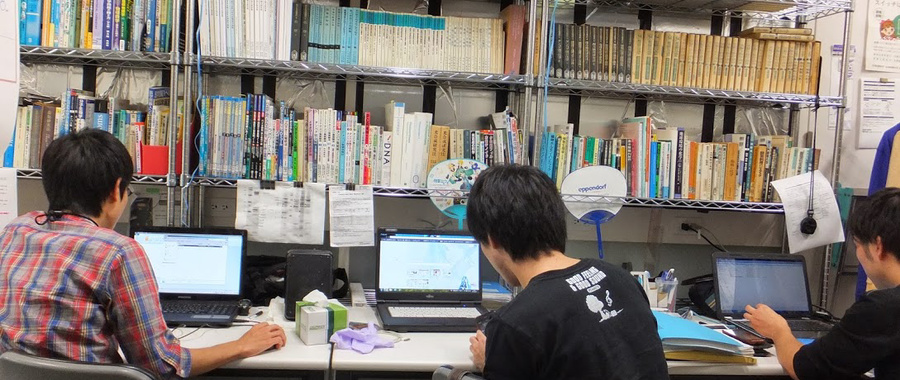 鞆研究室の実験室写真